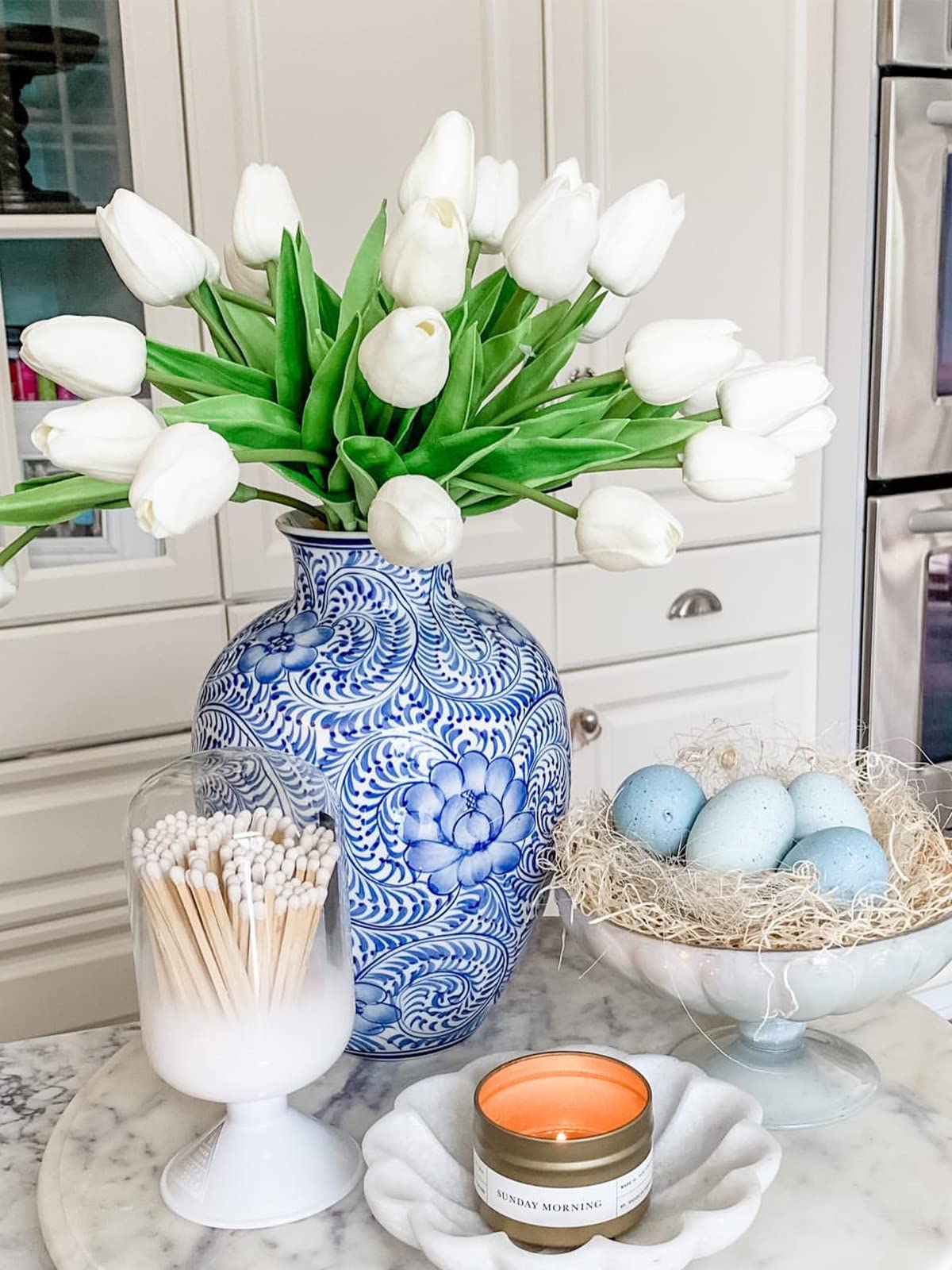 Beferr White Tulips Artificial Flowers 18Pcs Faux Silk Tulip Real Touch Tulip Fake Flowers Bouquets Arrangements for Easter Spring Flowers Valentine’s Day Mother's Day Flower Gifts Home Table Decor