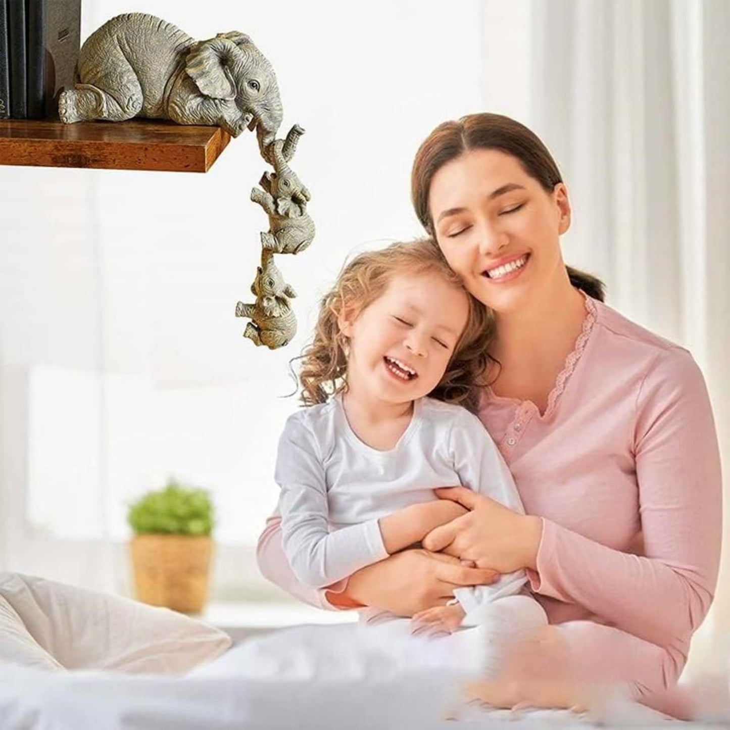 YWHWXB Collectable Elephant Shelf Sitter 3Pcs Set, Mother Elephant Hanging Baby Elephants on The Edge, Mantelpiece Decoration, Hand-Painted Resin Figurines for Home Decor Gift