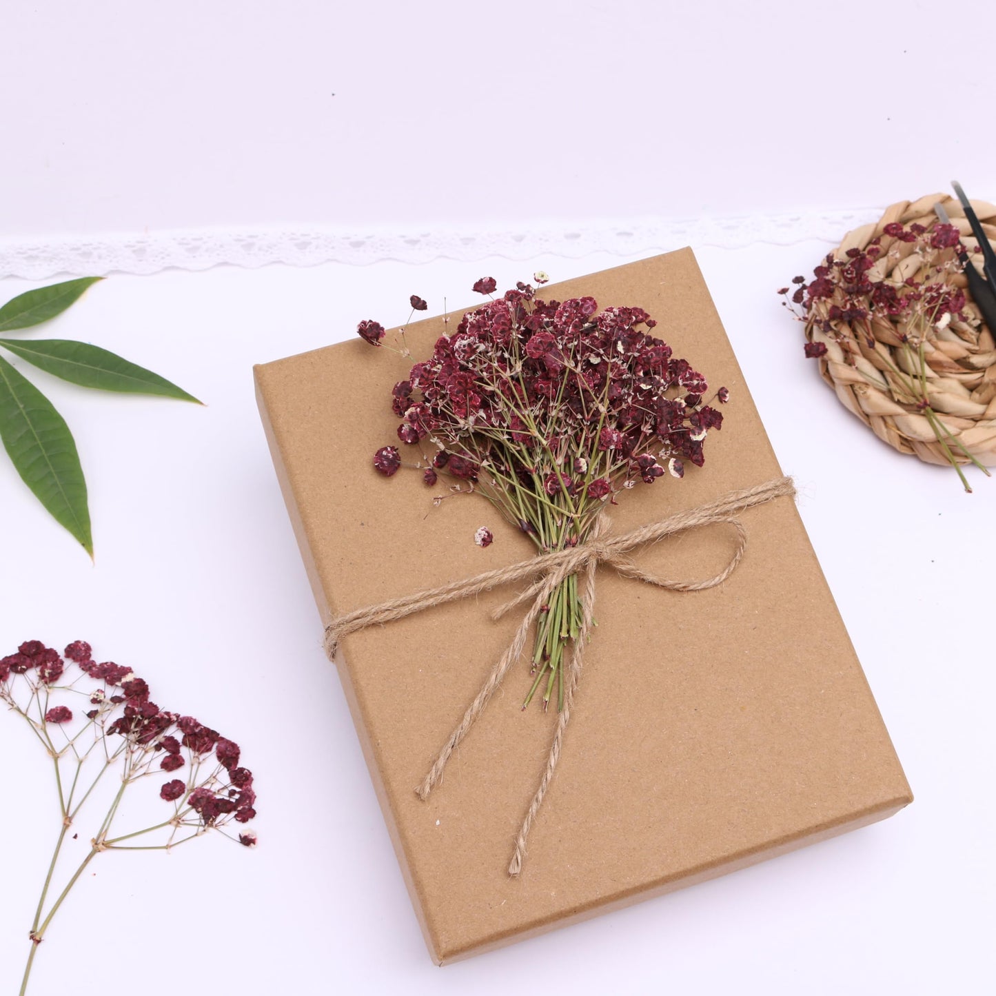 LYFORTZY 30 Pcs Dark Red Baby's Breath Real Dried Pressed Flowers.Vacuum-Packed Mini Dried Baby's Breath Flowe Specimen +1 Tweezers, for Resin Art /DIY Making Wedding Card/ Home Party Decor.