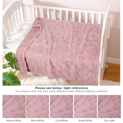 HOMRITAR 3D Gingham Fleece Baby Blanket for Girls Boys Chessboard Grid Warmer Comfort Reversible Shaggy Cozy Decor for Home Bed Blanket for Toddlers 30 x 40 Inches Coral Pink