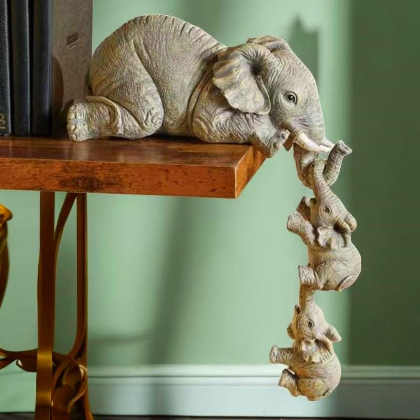 YWHWXB Collectable Elephant Shelf Sitter 3Pcs Set, Mother Elephant Hanging Baby Elephants on The Edge, Mantelpiece Decoration, Hand-Painted Resin Figurines for Home Decor Gift