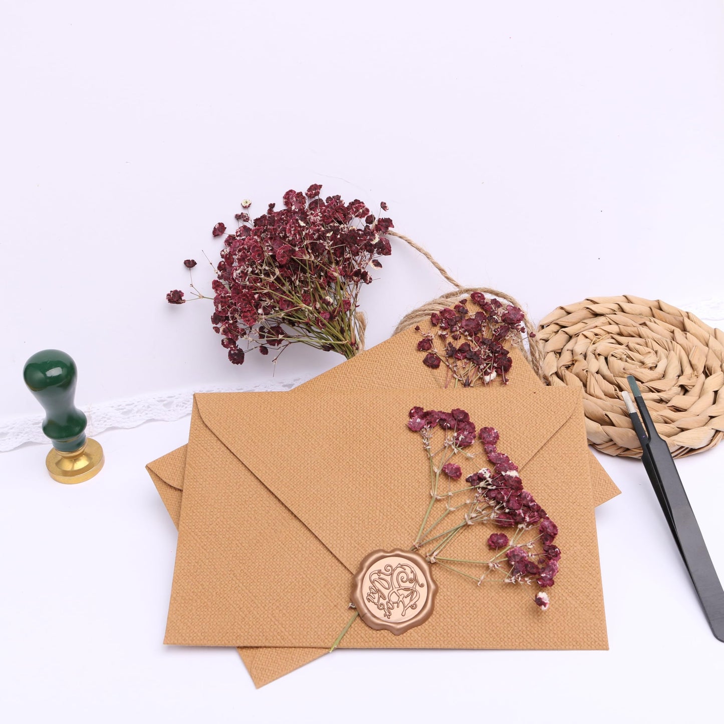 LYFORTZY 30 Pcs Dark Red Baby's Breath Real Dried Pressed Flowers.Vacuum-Packed Mini Dried Baby's Breath Flowe Specimen +1 Tweezers, for Resin Art /DIY Making Wedding Card/ Home Party Decor.
