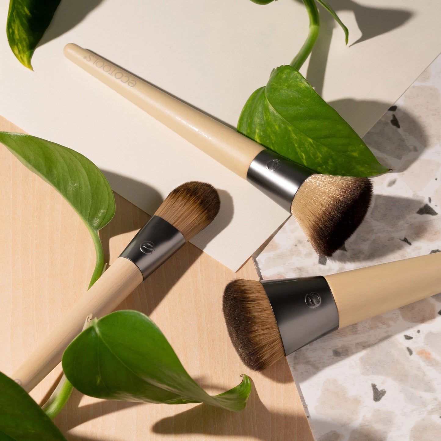EcoTools Classic Foundation Face Brush, For Liquid, & Cream Foundation, Flat Foundation Brush, Makeup Brush For Natural Makeup, Buildable Coverage, Synthetic Bristles, Cruelty- Free, 1 Count